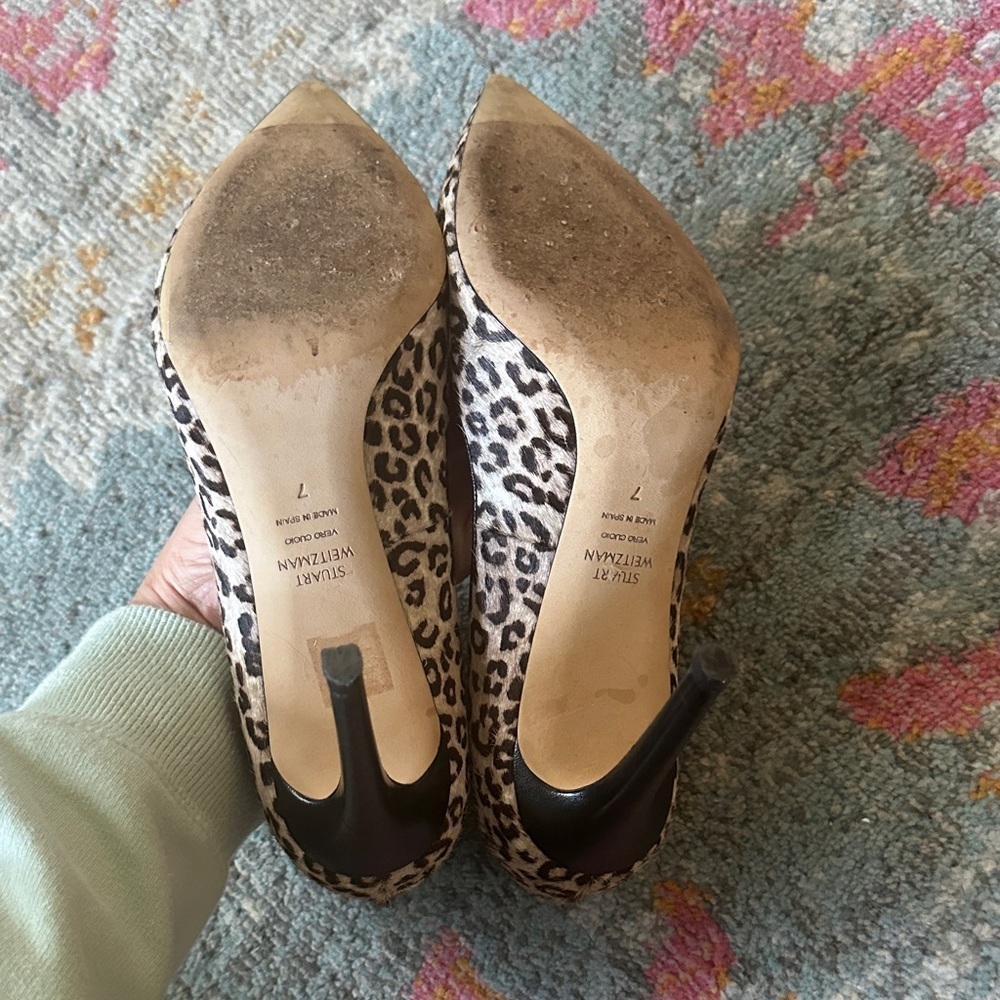 Stuart Weitzman Royal Legend Spotted Leopard Stiletto Pump - dyed calf fur EUC - Picture 8 of 9
